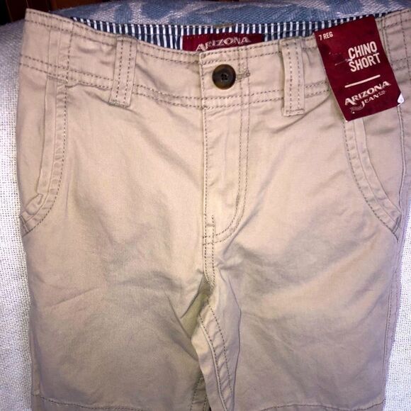 Arizona Jean Company Other - NWT Boys 7 Reg Arizona Jeans Beige Chino Shorts